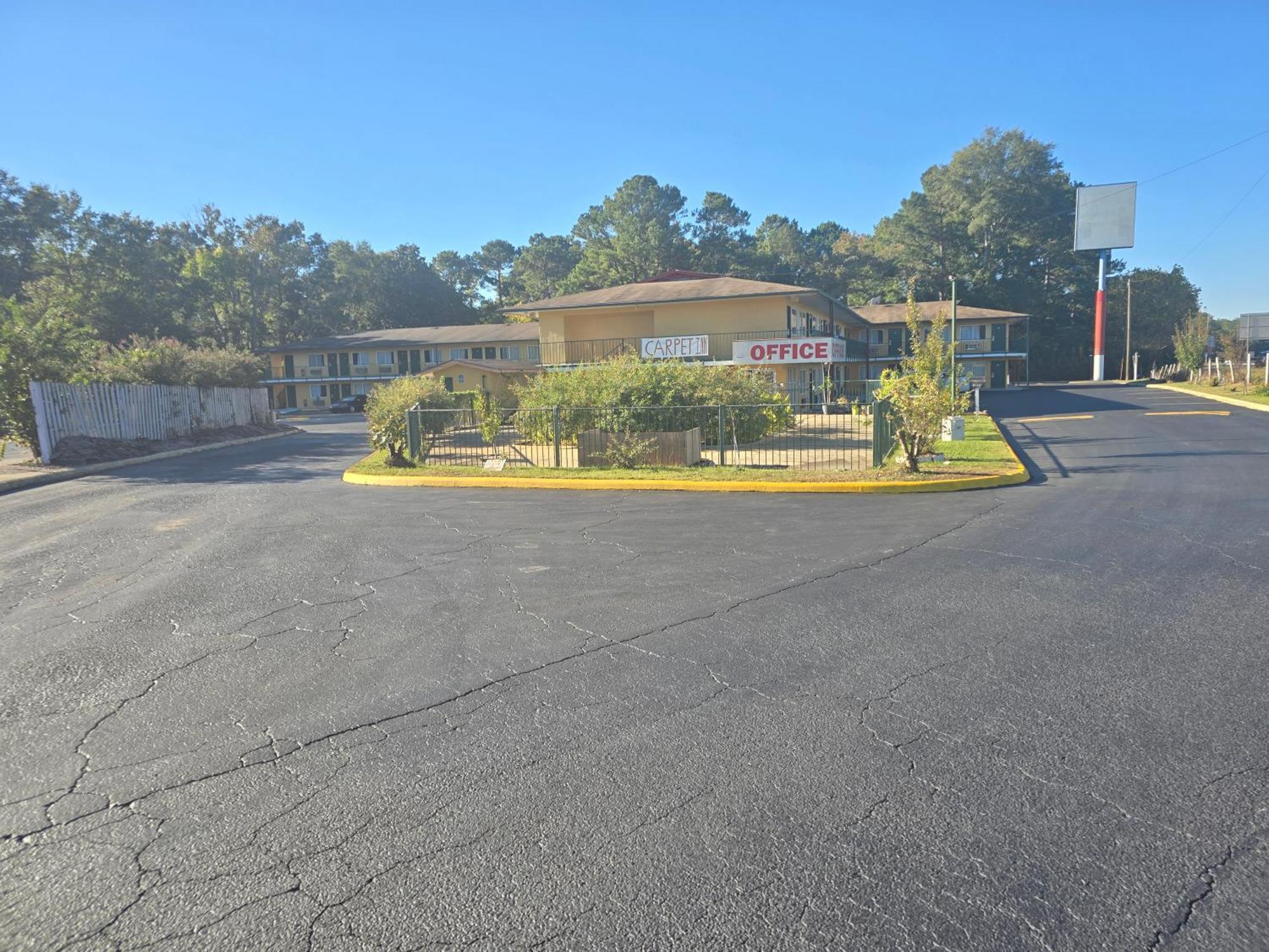 Carpet Inn Opelika Exterior foto